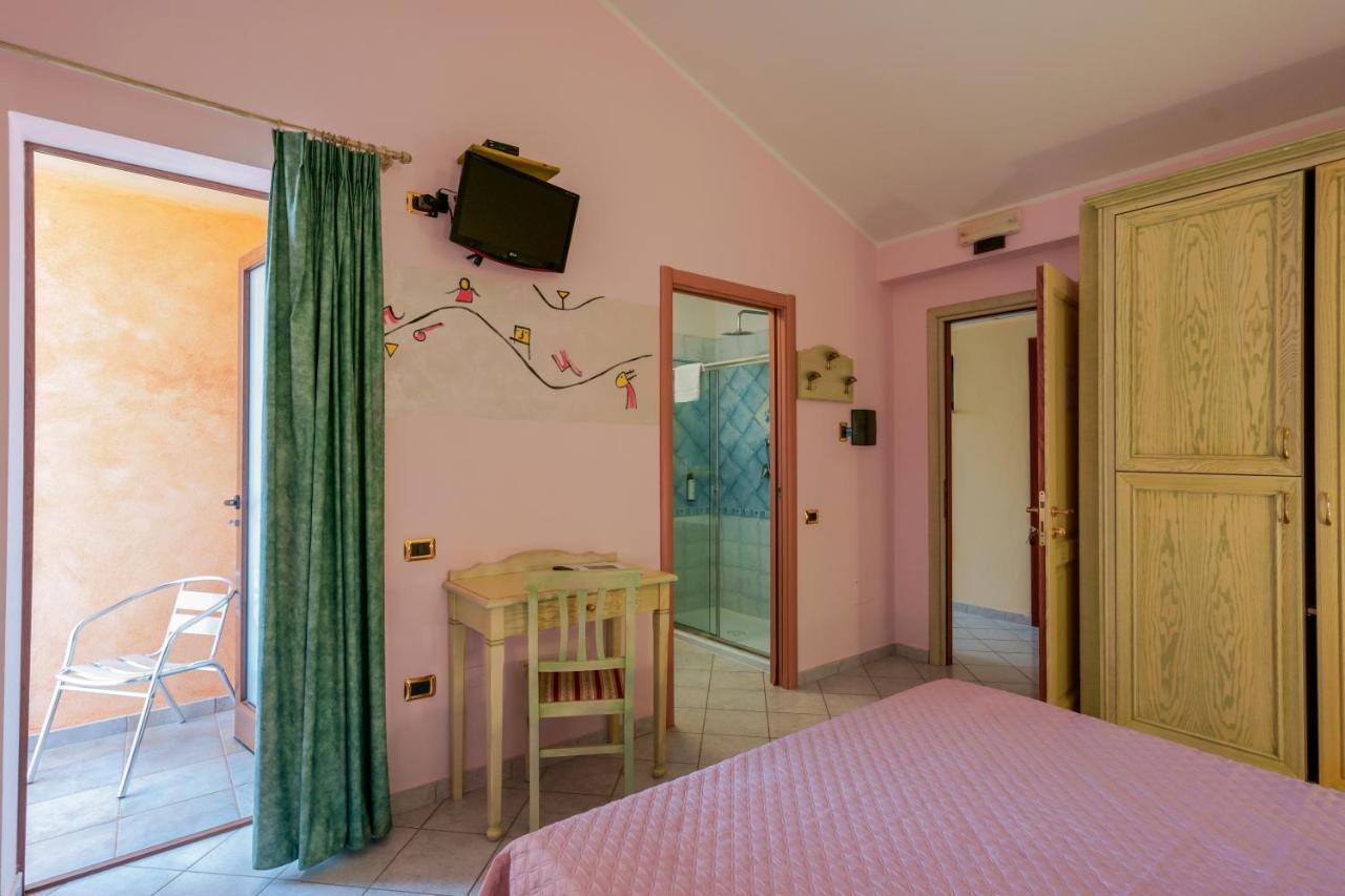 Hotel Solanas Exterior photo